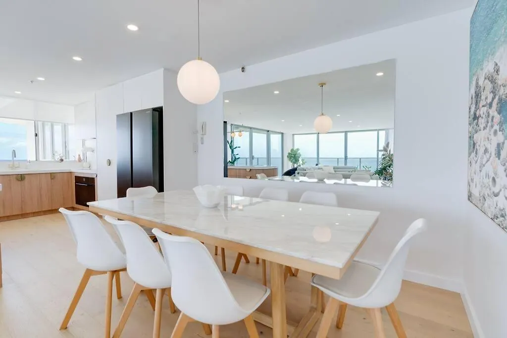 Exceptional 2-Br Oceanfront In Heart Of Gold Coast Apartamento